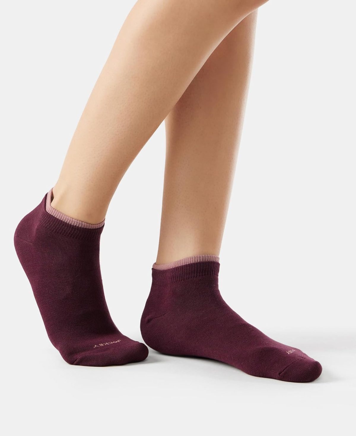 Jockey 7491 Women's Compact Cotton Stretch Solid Low Show Modern Socks with Stay Fresh Treatment (Pack of 2) - Image 7
