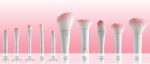 Wet 'n' Wild Makeup Brush, Large Eyeshadow Brush with Rounded and Innovative Bristles and Ergonomic Handle for Blending without Smudging, Easy-to-use Makeup Brushes, 1 Count (Pack of 1) - Image 4