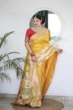 Pandadi Saree Woman's Pure Banarasi Paithani Silk Saree With Brocket Blouse Piece - Image 2