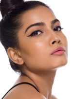 SUGAR Cosmetics Gloss Boss 24Hr Glossy Eyeliner Gel With Brush | Smudeproof & Waterproof - 01 Back In Black (Black Eyeliner) | 3Ml - Image 3