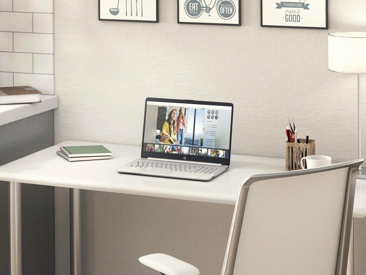 HP 15s Core i5 12th Gen (8GB RAM/512GB SSD/FHD/15.6" (39.6 cm)/Windows 11/MS Office/Backlit Keyboard/Silver/1.69 kg) fq5329TU Laptop - Image 2