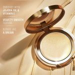 Lakme 9 to 5 Powerplay Velvet Crème Highlighter - Sultry Gold - Image 4