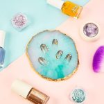 KIRA Nail Art Palette - Golden Edge Resin Nail Holder Display - Color Mixing Plate - Round Shape 1 Pcs - Image 5