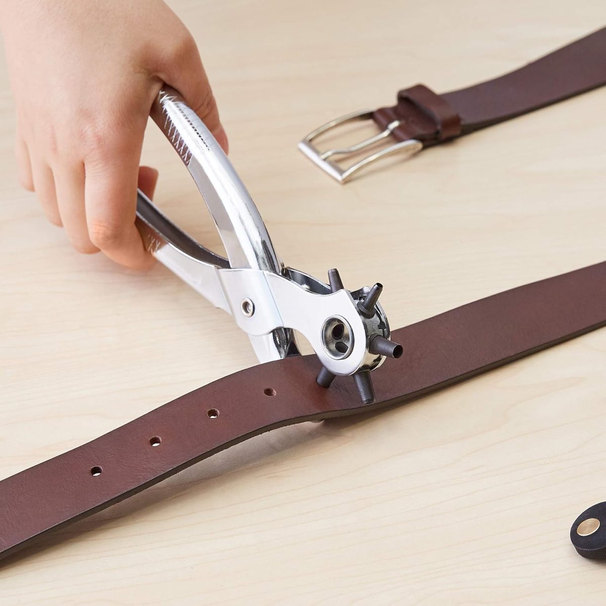 AmazonBasics Leather Hole Punch - 2.5mm-5mm - Image 5