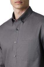 Louis Philippe Men's Cotton Regular Fit Solid All Day Comfort Effortless Ironing Shirt - Image 4