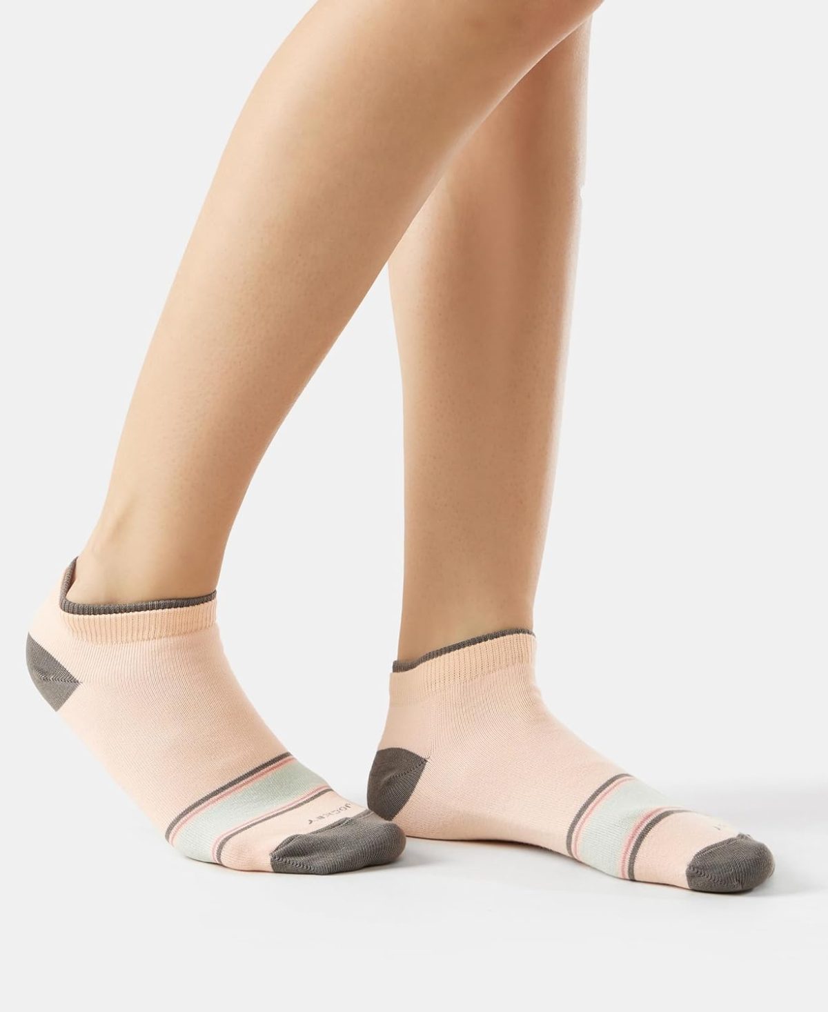 Jockey 7480 Women's Compact Cotton Stretch Low Show Modern Socks with Stay Fresh Treatment (Pack of 2) - Image 3