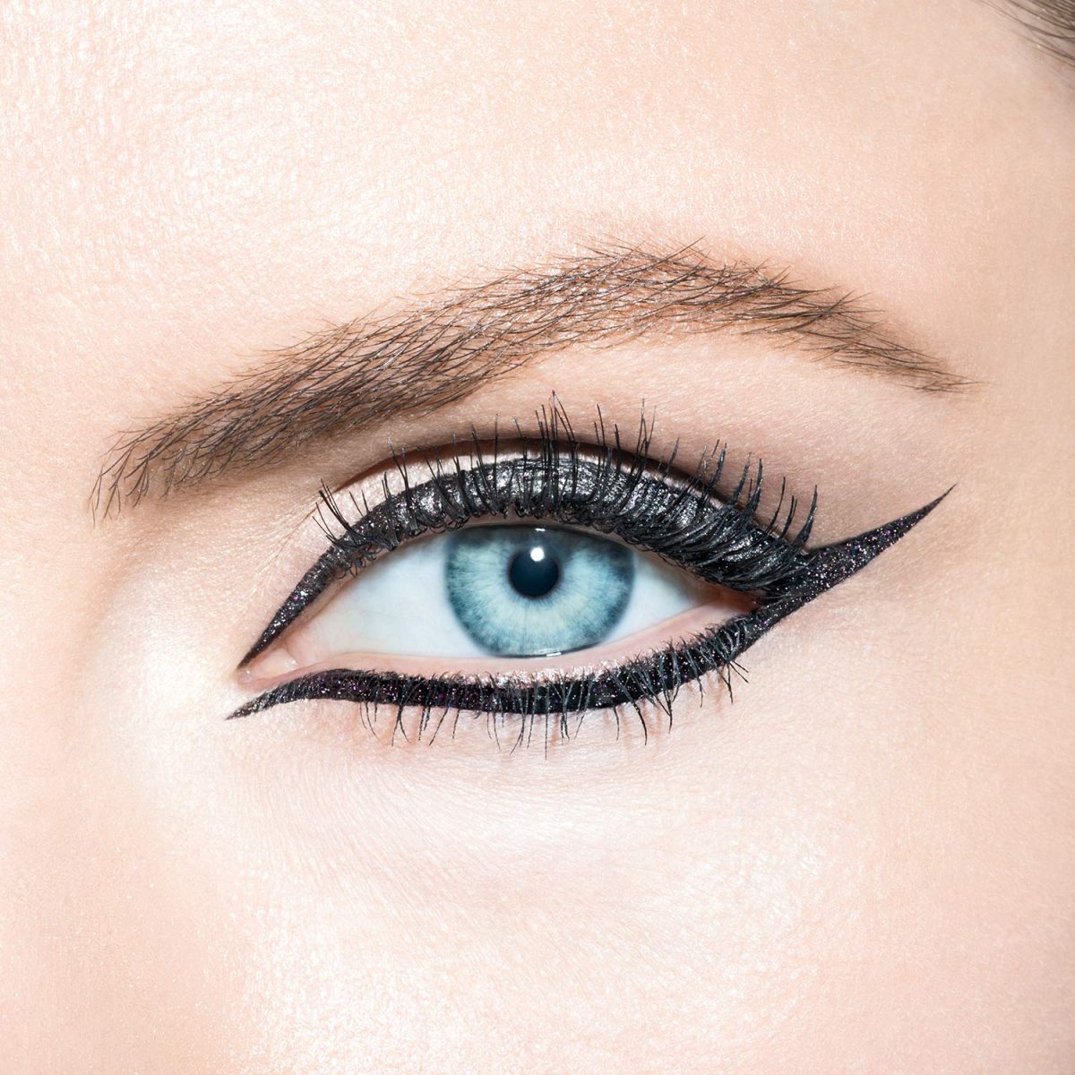 REVLON Colorstay one stroke defining eyeliner kajal, Sharpenable Pencil, Rich Glossy, Longwear and Waterproof, One Stroke to intense defined Eyes, Smoke - Image 4