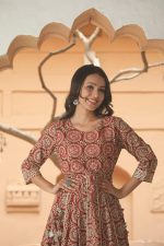 ishin Women's Cotton Relaxed Fit A Line Kurta - Image 5