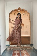 ishin Women's Cotton Relaxed Fit A Line Kurta - Image 6