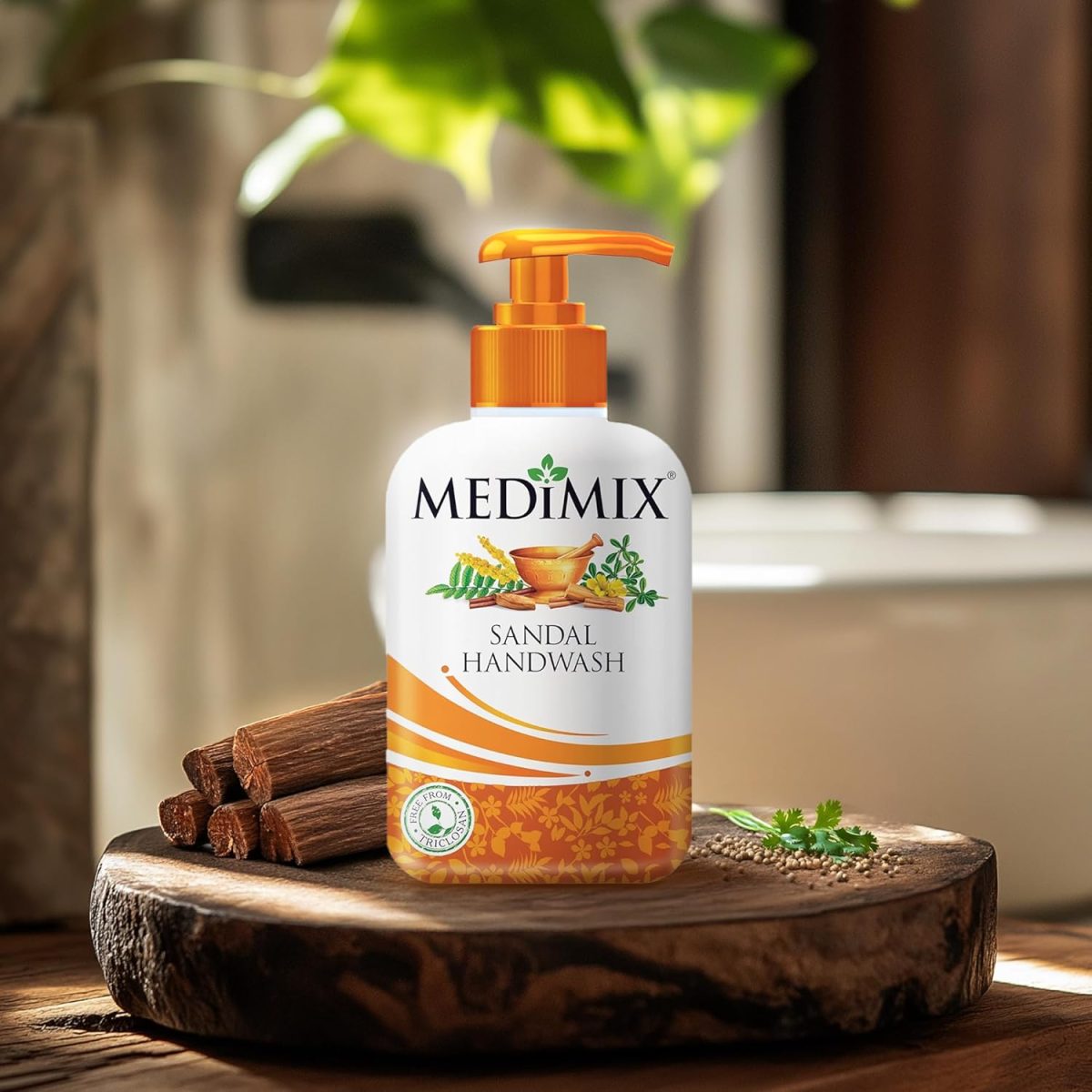Medimix Sandal Liquid Handwash 500g Bottle (1 + 1 Combo Pack) | Ideal for Germ Protection, Soft & Moisturized Hands | Harsh Chemical-Free | Enriched with 18 Exotic Herbs - Image 6