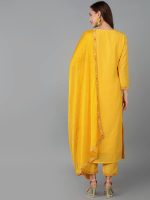 Vaamsi Women's Silk Blend Kurta Set - Image 4