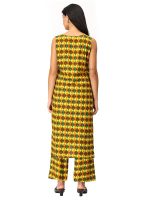 Inakshini Saachi Multi Color Checkes Viscos Rayon Sleeve Less Kurta in V Neck with Parala Pants - Image 2