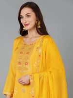 Vaamsi Women's Silk Blend Kurta Set - Image 2