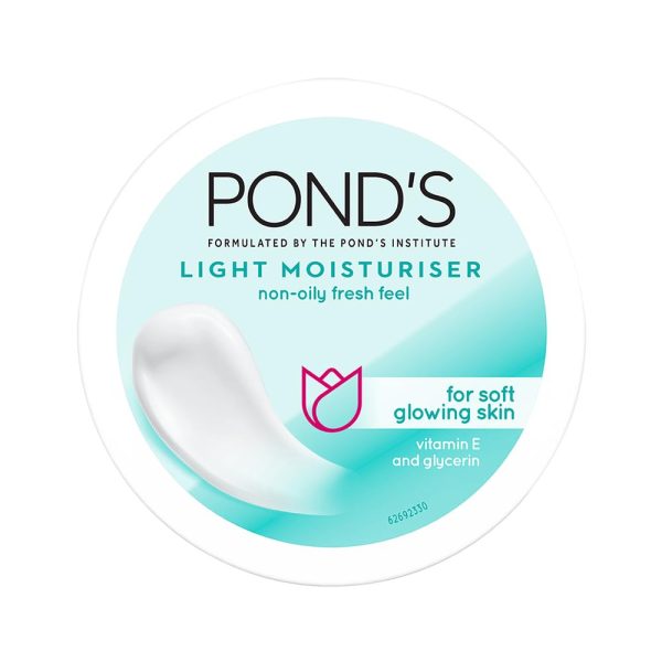 Ponds Light Moisturiser Non-Oily Fresh Feel With Vitamin E + Glycerine 300ml