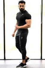 Round Neck Half Sleeves Gym Workout Solid Sports and Gym T-Shirt for Men - Image 3