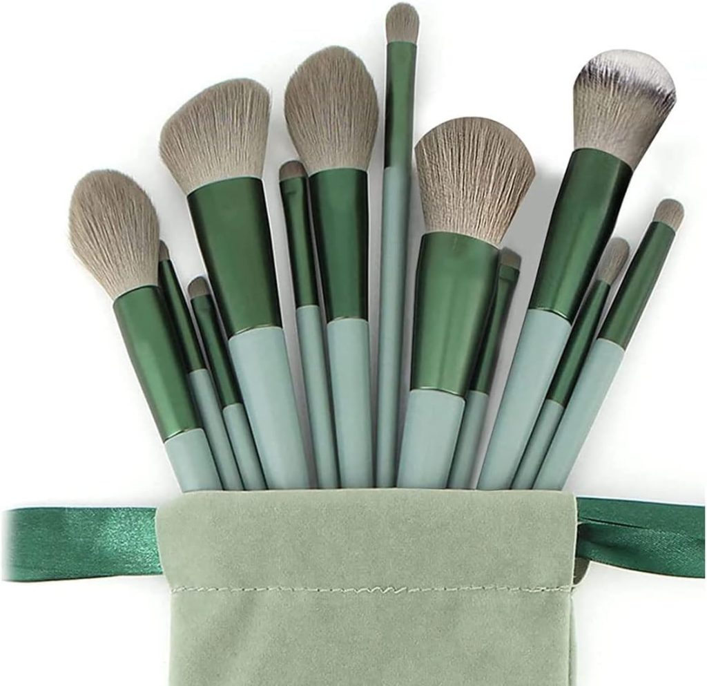 lizepto 13 Pcs Makeup Brushes Set with Bag – Foundation, Concealer, Powder, Blush, Highlighter, Eyeshadow & Eyebrow Brushes – Travel Makeup Kit for Beginners & Makeup Artists (Green)