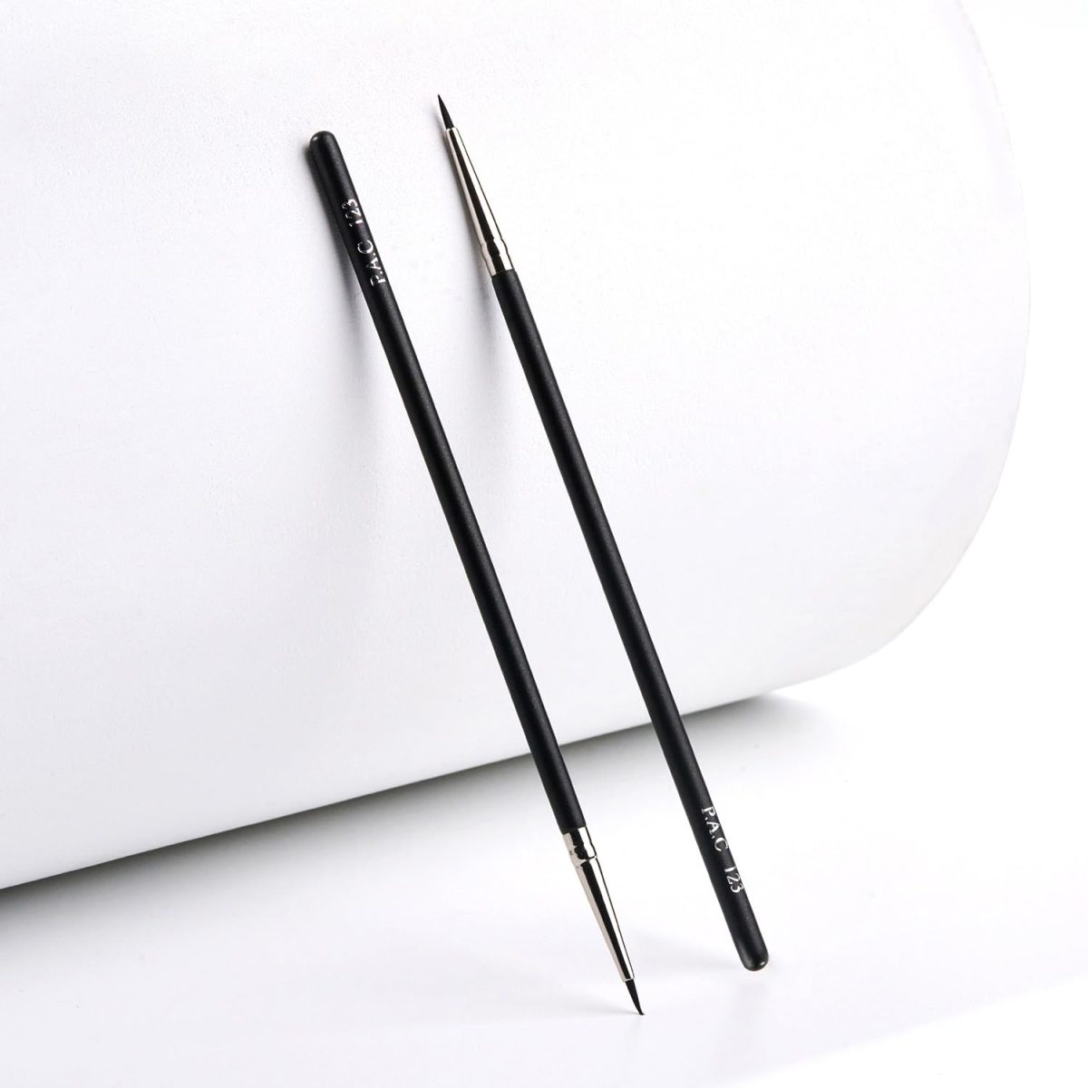 PAC Eyeliner Brush 123 - Image 4