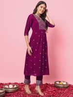 VredeVogel Women's Silk Blend Kurta Pant Set with Nazneen Embroidery Dupatta - Image 3
