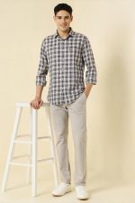 Allen Solly Men's Small Checks Casual Shirt - Image 5