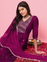 VredeVogel Women's Silk Blend Kurta Pant Set with Nazneen Embroidery Dupatta - Image 7