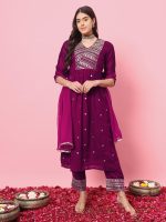 VredeVogel Women's Silk Blend Kurta Pant Set with Nazneen Embroidery Dupatta - Image 4