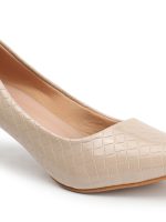 Carlton London Women's Textured Kitten Heel Slip-On Pump - Image 5