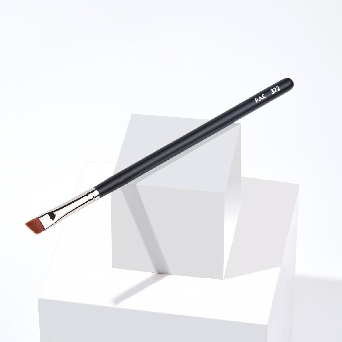 PAC Eyeliner Brush 372 - Image 4