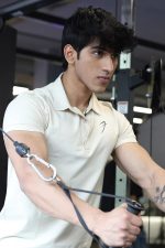 FUAARK Men's Solid Slim Fit Polo Shirt - Image 5