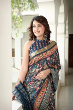 Aany's Culture Viscose Modal Silk Printed Banarasi Zari Border Saree With Tassels and Blouse Piece - Image 6