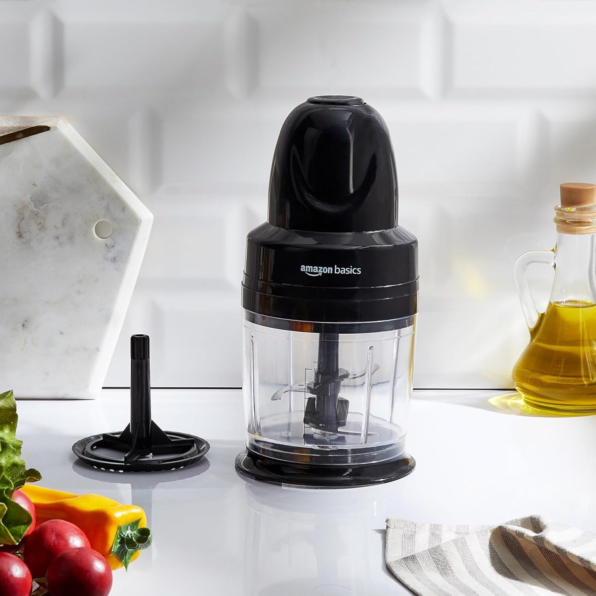 Amazon Basics 300W Electric Chopper & Whisker with 4-Leaf Rust-Resistant Blades & Unbreakable | 830ml | Polycarbonate Jar | One-Touch Operation - Image 4