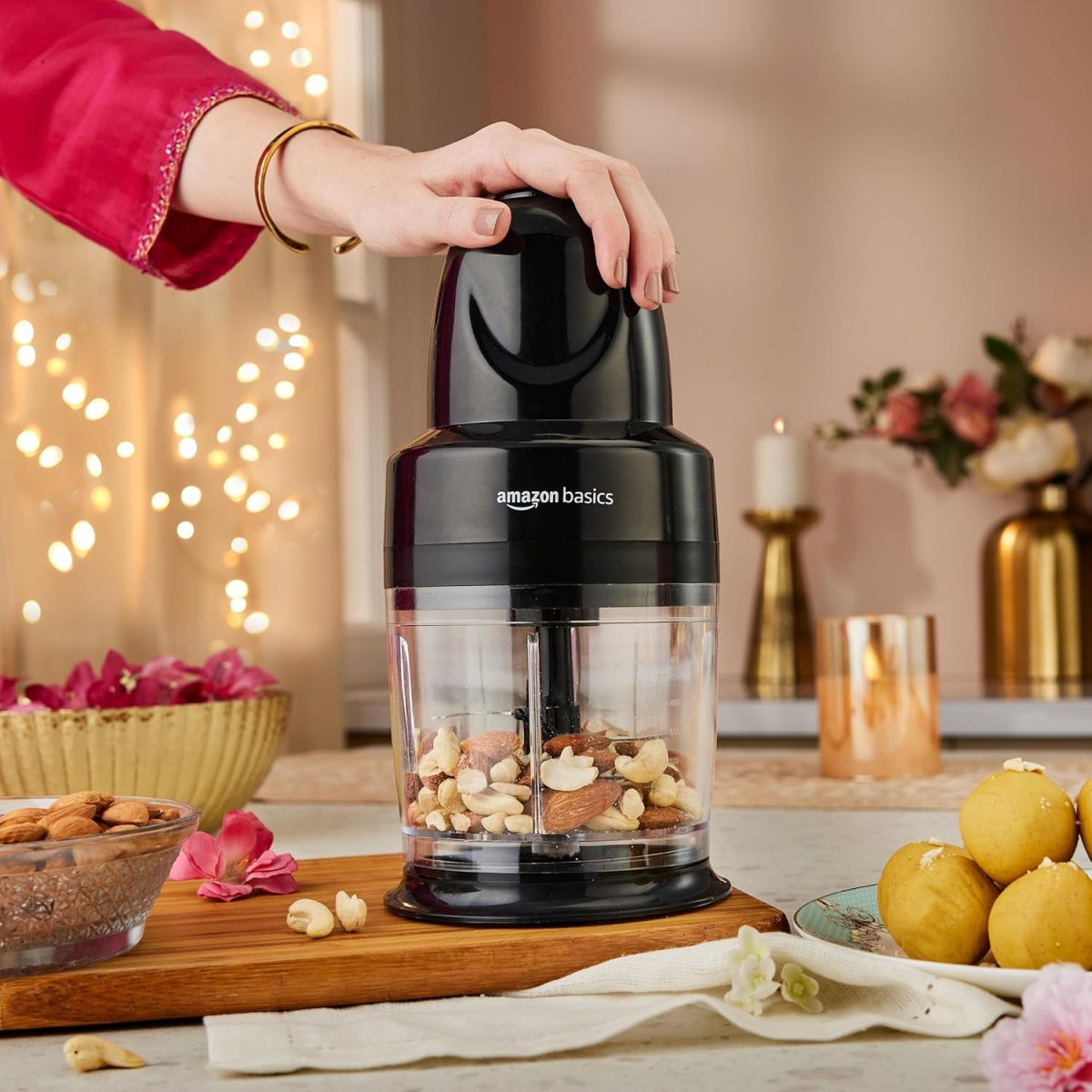 Amazon Basics 300W Electric Chopper & Whisker with 4-Leaf Rust-Resistant Blades & Unbreakable | 830ml | Polycarbonate Jar | One-Touch Operation - Image 3