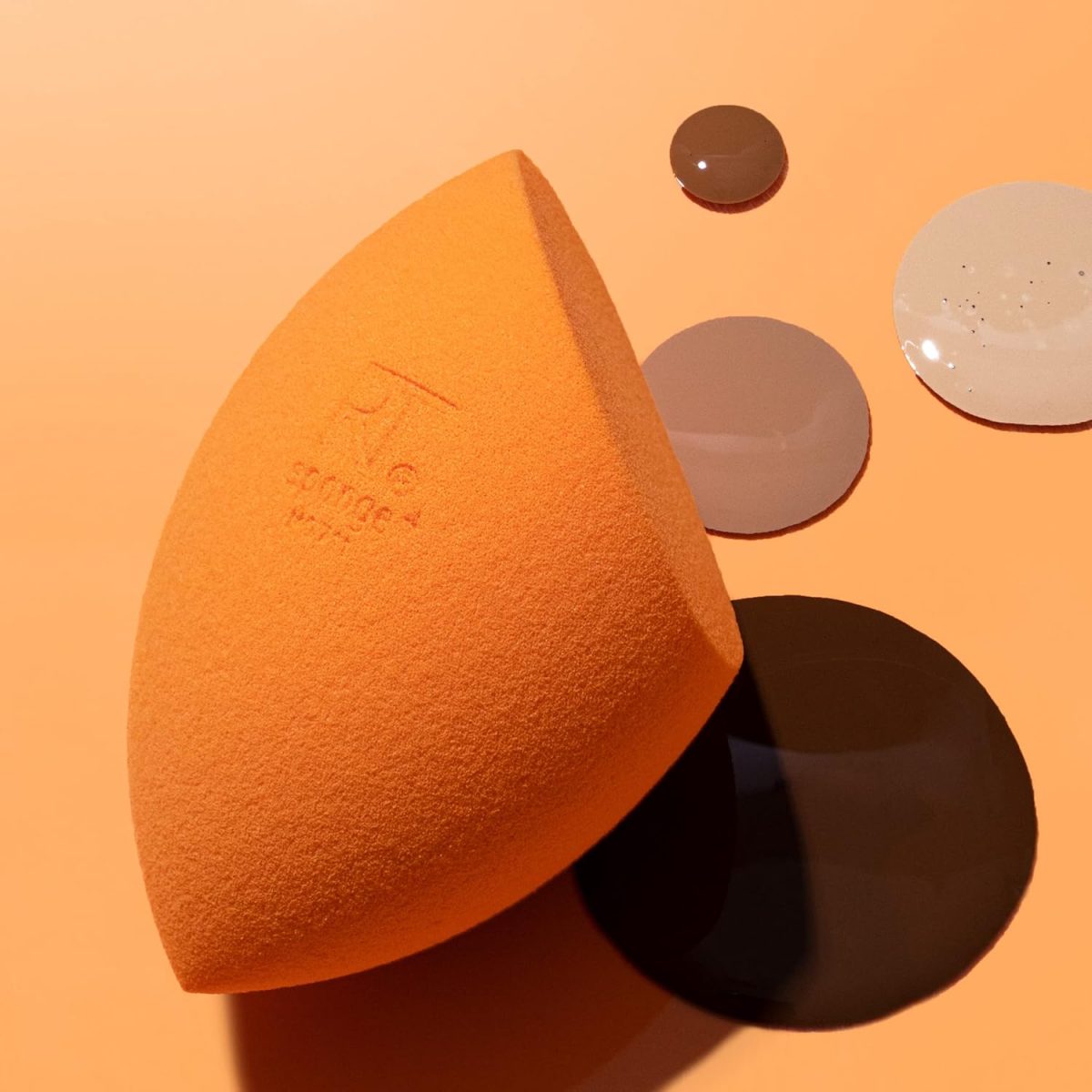 Real Techniques Miracle Complexion Sponge with Travel Sponge Case - Image 11