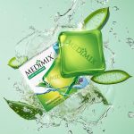 Medimix Clear Glycerine Bathing Bar Soap for Dry Skin 100g (Pack of 4) | Infused with Lakshadi Oil & Aloe Vera | Effective for Dry Skin - Image 6