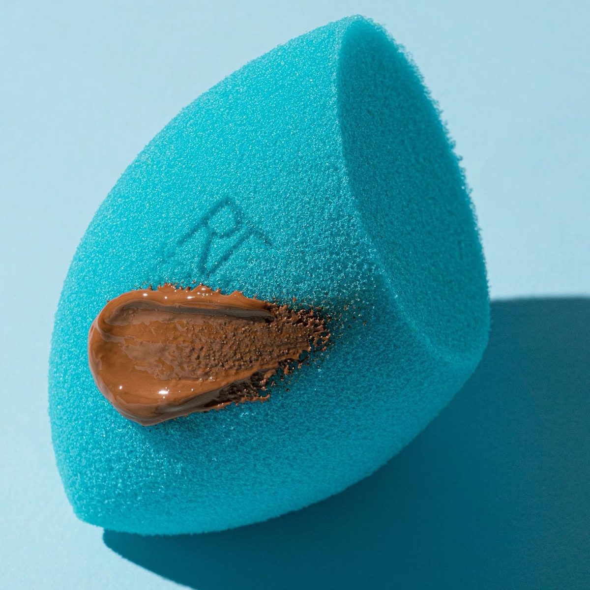 Real Techniques Miracle Airblend Sponge 13.7 gm - Image 10